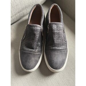 Report Alexa Sz. 9.5  Women's Grey Slip On Suede Sneakers Casual wear